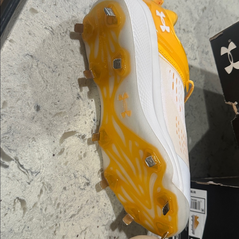 Under Armour Men's baseball metal cleats in Yellow and White - Picture 7 of 7